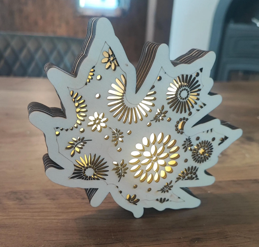 Herbstliche Deko-Lampe in Blattform | Schollys